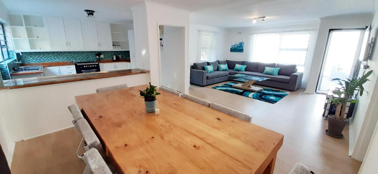 Holiday home 7 On Henwick Cape Town